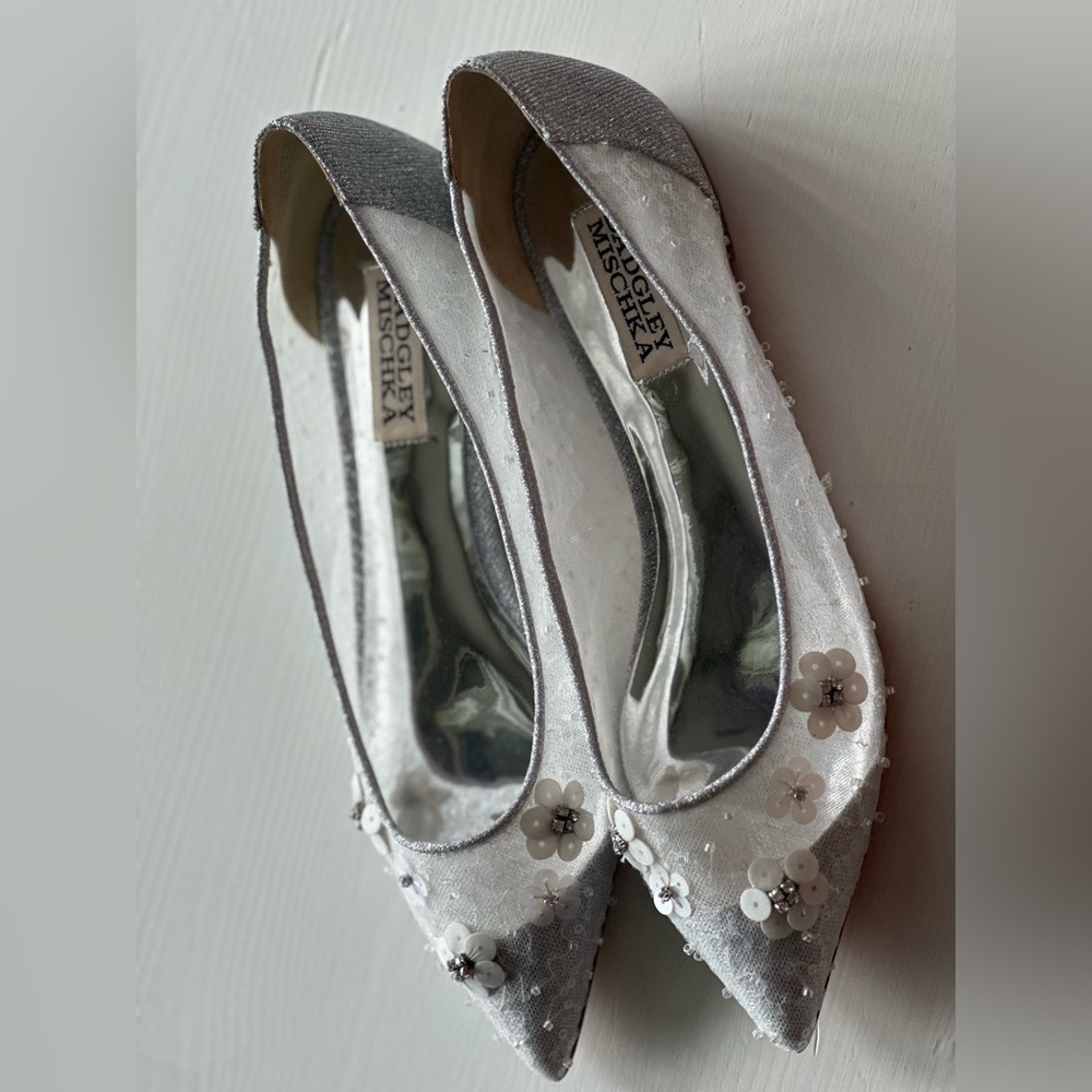 NEW BADGLEY MISCHKA SHOES Size 6